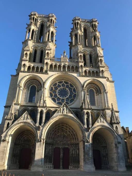 Suite De Charme Au Pied De La Cathedrale Лан Екстер'єр фото